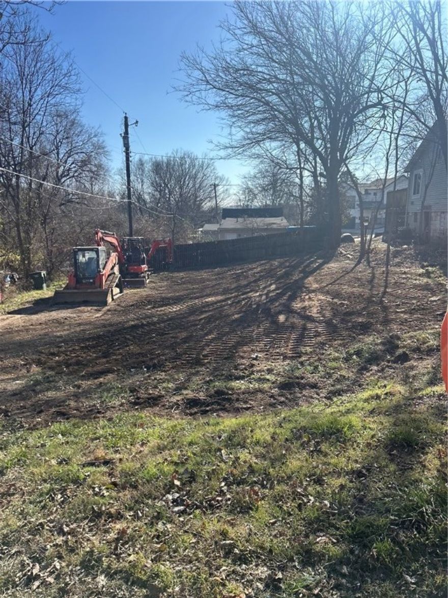 This property is two separate parcels, sold together. The property is also listed as Residential MLS#1326194. Seller has survey for informational purposes only. Removal of structures is negotiable. The property is zoned RMF-24.Located 1 block behind Fayetteville Court House and short walk to dining and shopping. Don't miss this opportunity to build a dream home or income producing investment in downtown Fayetteville.