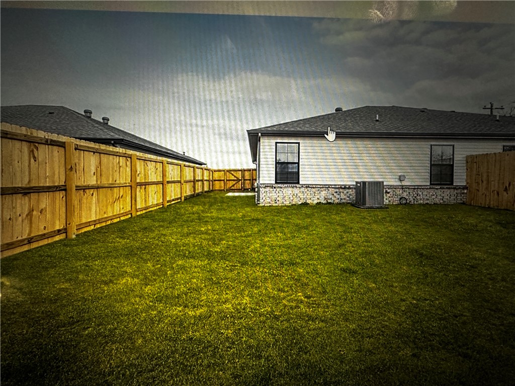 Woodward Park Ph I Highfill - Residential Lease