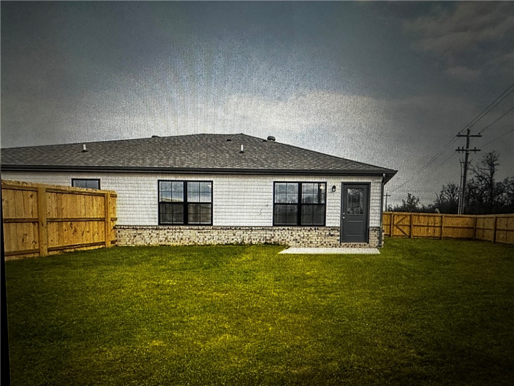 Woodward Park Ph I Highfill - Residential Lease