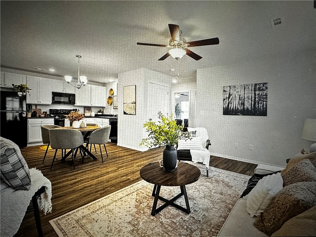 Woodward Park Ph I Highfill - Residential Lease