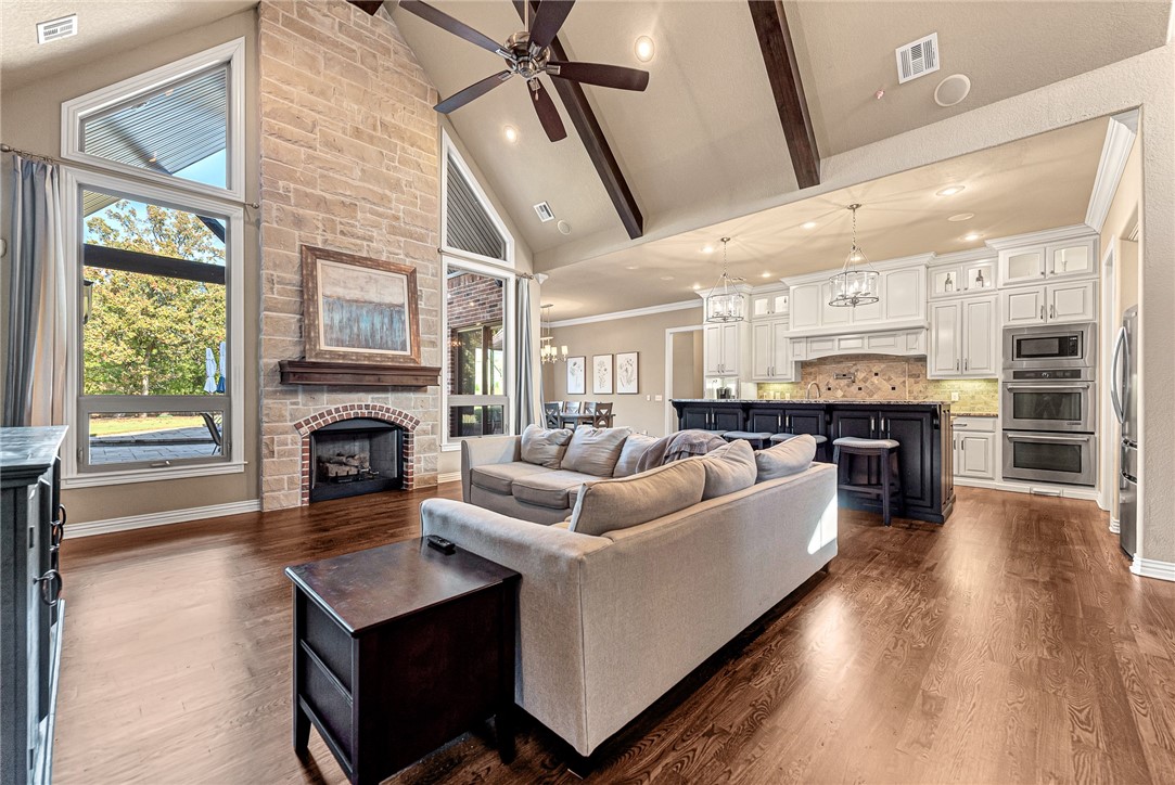 Oak Tree Centerton - Residential