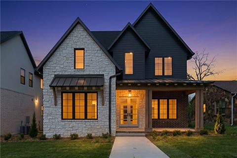 716 W Central Avenue Bentonville AR 72712