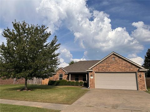 Photo of 404 Cold Harbor Avenue, Fayetteville, AR 72704 (MLS # 1324671)