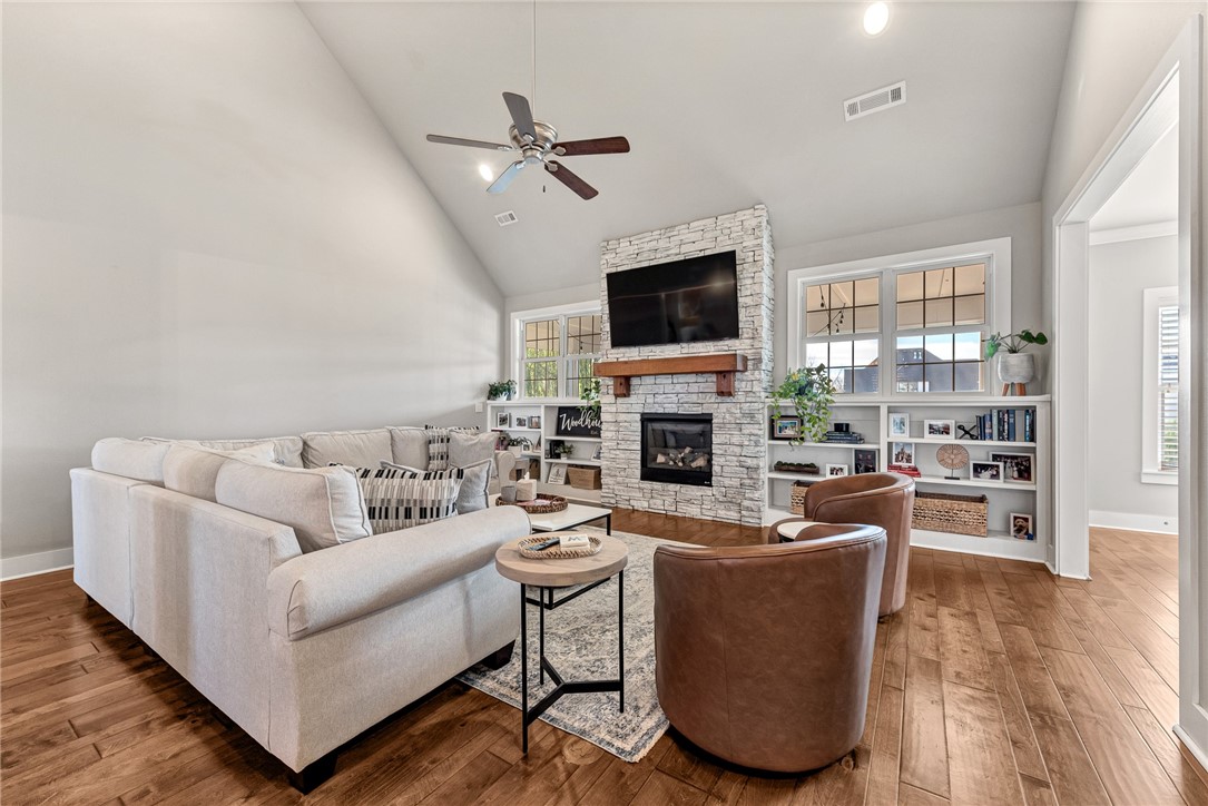 Hyde Park Cave Spgs - Residential