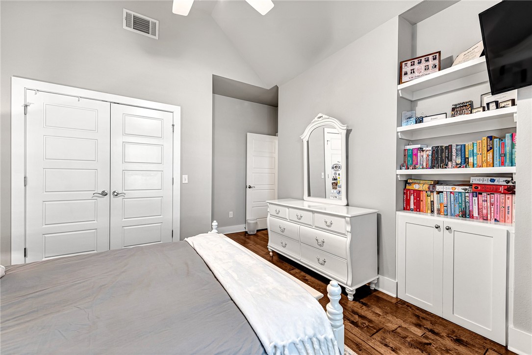 Hyde Park Cave Spgs - Residential