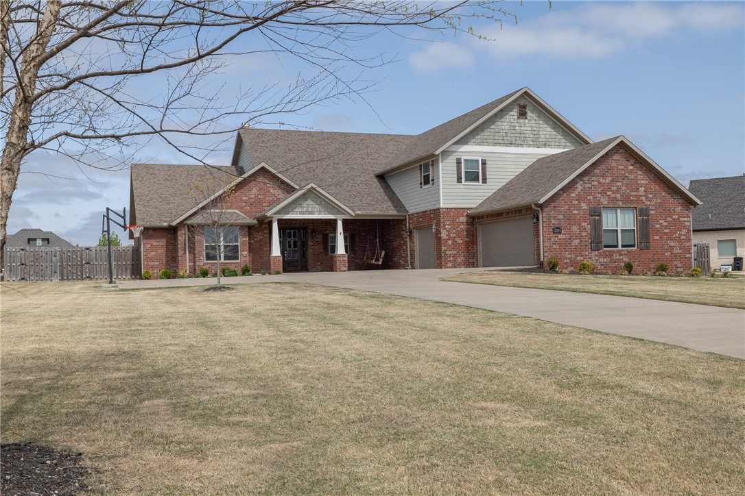 Super desirable floor plan in East Fayettevilleās coveted Waterford Estates!! 3,630 heated and cooled sqft offers 5 bedrooms (of which 4 are on the main level), 4.5 bathrooms, oversized eat in kitchen open to the living room, bonus room, and separate laundry. Other amenities include engineered hardwood floors, walk in pantry, 5 burner gas cooktop, double ovens, tile surround showers, screened in patio with a gas log fireplace, fully privacy fenced in back yard, walk in attic storage, and an oversized 3 car side load garage. Donāt miss the amazing community amenities that include a swimming pool, fishing ponds, a club house, and White River Access. Zoned for Vandergriff Elementary School.