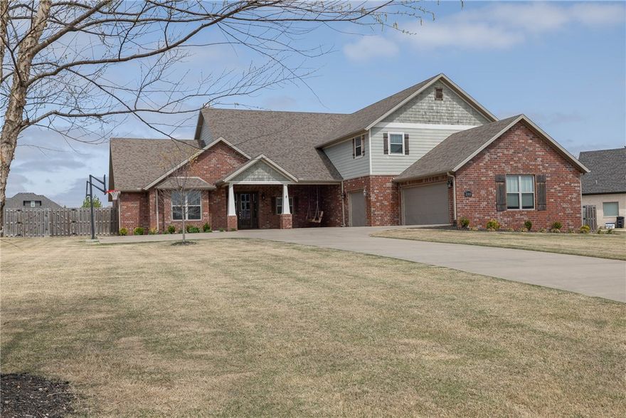 Super desirable floor plan in East Fayetteville’s coveted Waterford Estates!!  3,630 heated and cooled sqft offers 5 bedrooms (of which 4 are on the main level), 4.5 bathrooms, oversized eat in kitchen open to the living room, bonus room, and separate laundry.  Other amenities include engineered hardwood floors, walk in pantry, 5 burner gas cooktop, double ovens, tile surround showers, screened in patio with a gas log fireplace, fully privacy fenced in back yard, walk in attic storage, and an oversized 3 car side load garage.  Don’t miss the amazing community amenities that include a swimming pool, fishing ponds, a club house, and White River Access.  Zoned for Vandergriff Elementary School.