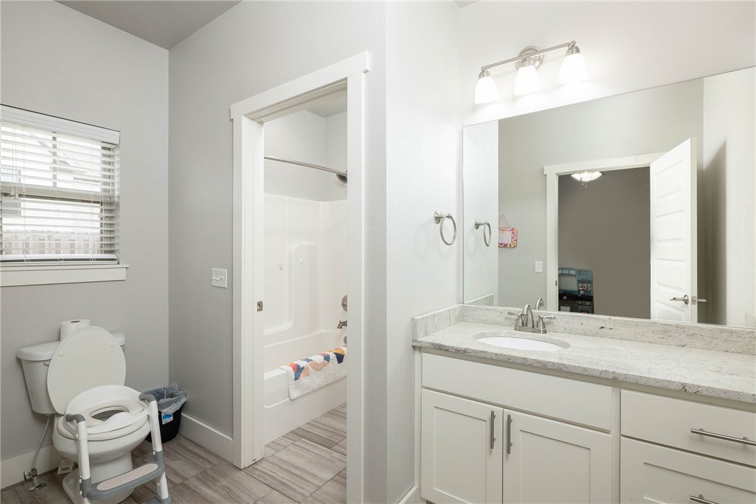 Waterford Estates At Hissom Ranch - Residential