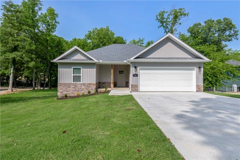 Photo of 6 Ellwood Circle, Bella Vista, AR 72715 (MLS # 1365522)