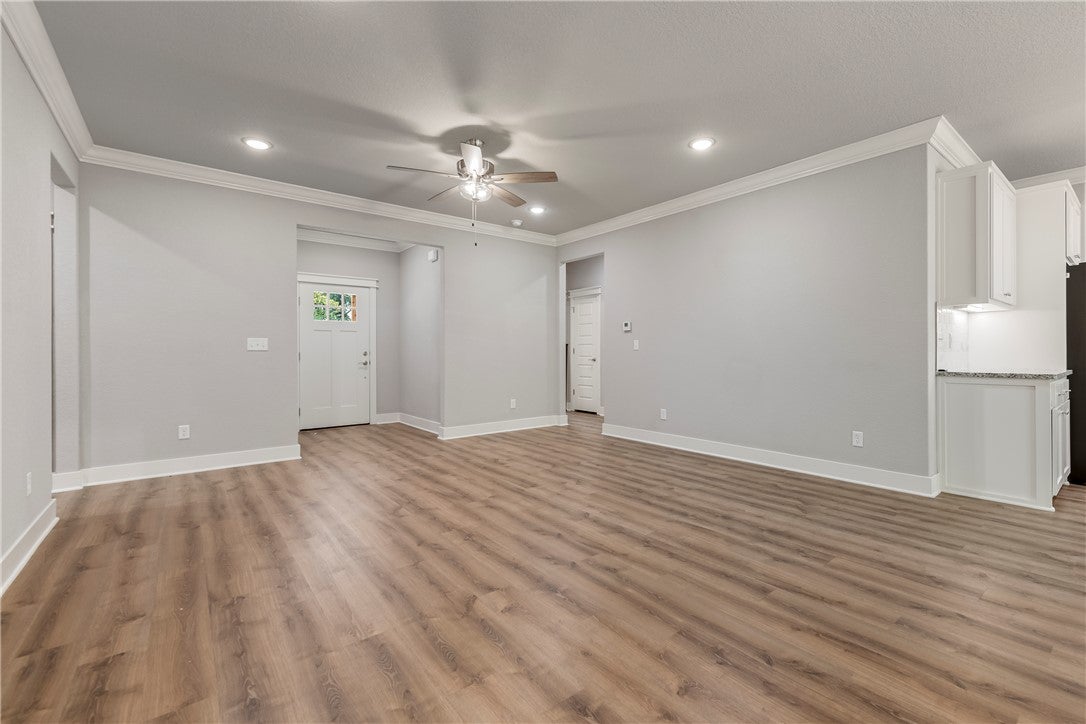 6 Ellwood Circle