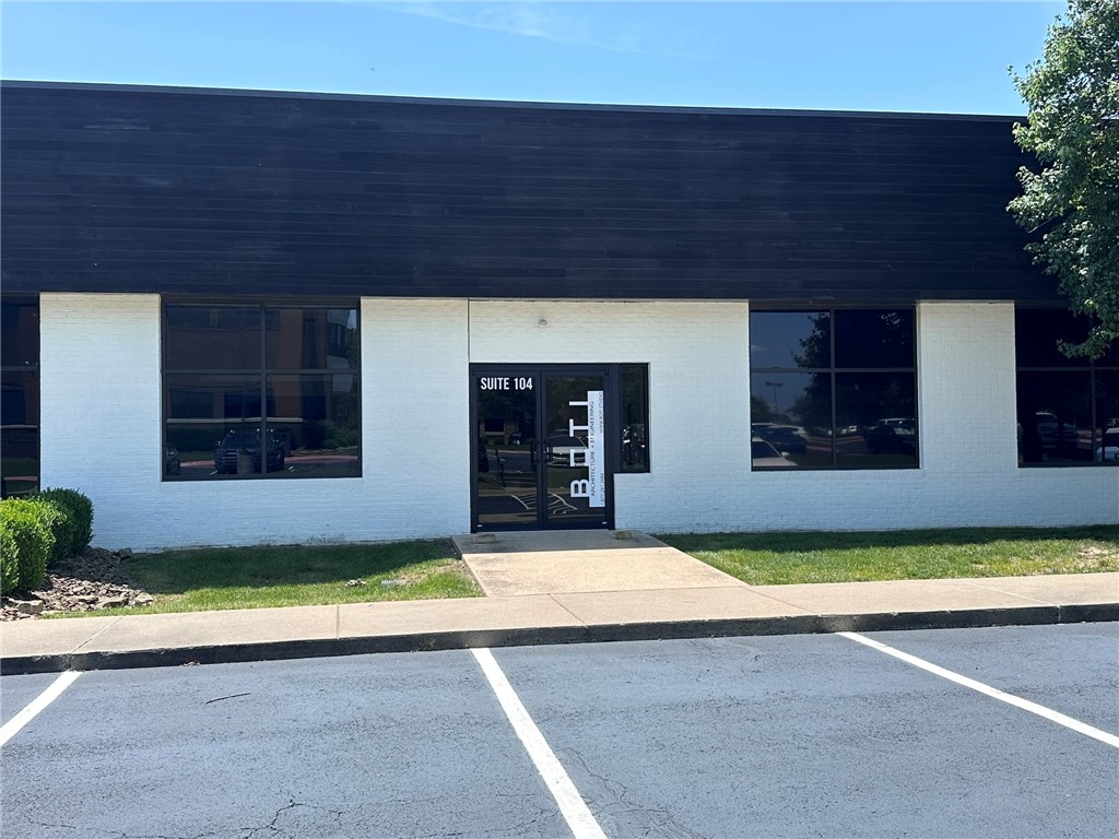 Metro Park South Rogers - Commercial Lease