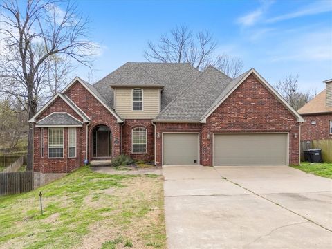 Photo of 2427 Summer Oak Street, Springdale, AR 72762 (MLS # 1338779)