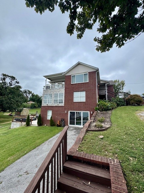 This spacious 5 bed, 3 bath home located in Beaver Shores Subdivision has beautiful Lake Views and offers plenty of living space with all appliances included! This property is pet-friendly and is located across the street from Beaver Lake, offering access to fishing, boating, swimming, and scenic hiking trails and more. Just a few miles from downtown rogers with an abundance of shopping, dining, and entertainment options. Don't miss the chance to make this home your next rental! Every room comes equipped with large flat screen tv that stays with the property. This home can also be rented fully furnished for $3,500/month.