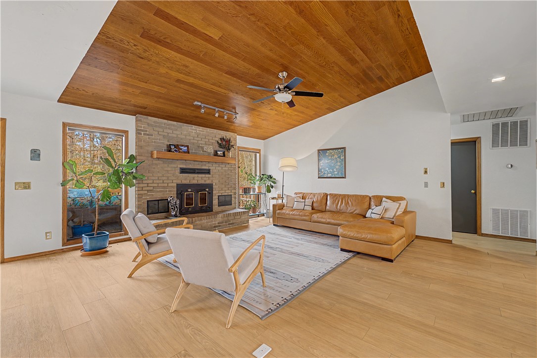 Melanie Sub Bvv - Residential