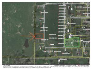 Building lot in subdivision in Bergman. One half acre with a view, water & electric on site with paved street.