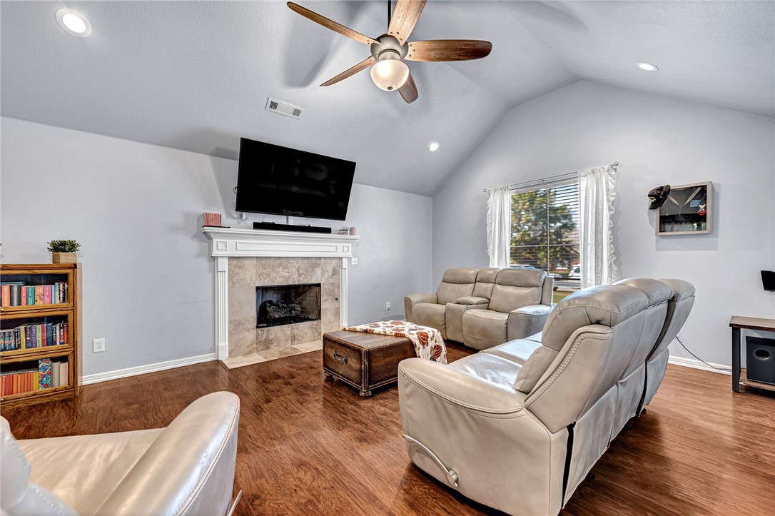 Bellview Residence Add Ph 2 Rogers - Residential