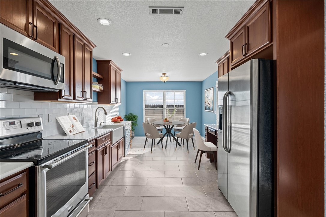 Bellview Residence Add Ph 2 Rogers - Residential