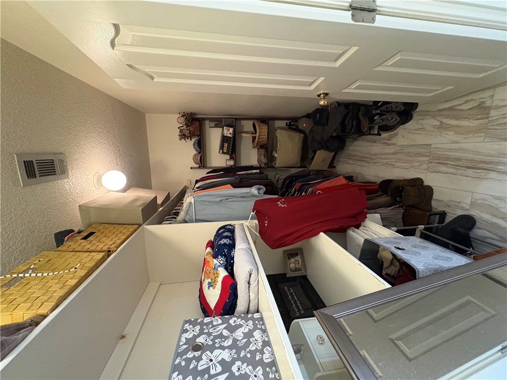 Southwind Terrace Ph Ii - Residential