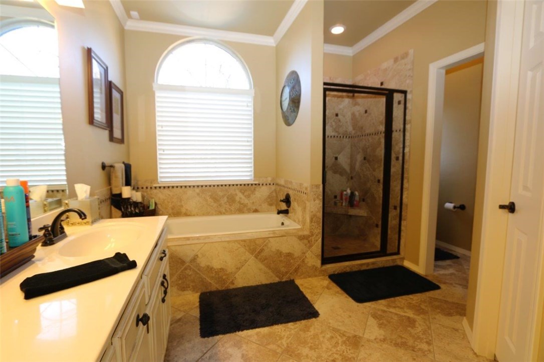 Whispering Timbers Ph 10 Rogers - Residential
