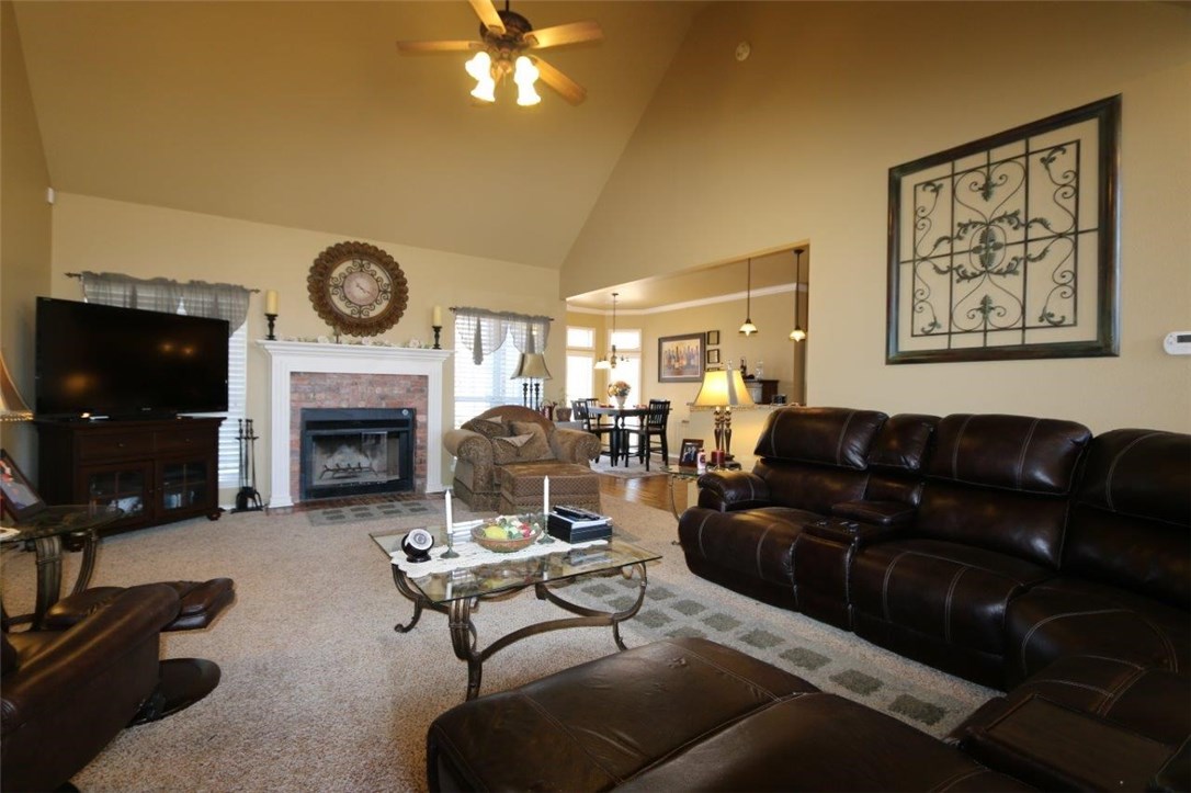 Whispering Timbers Ph 10 Rogers - Residential