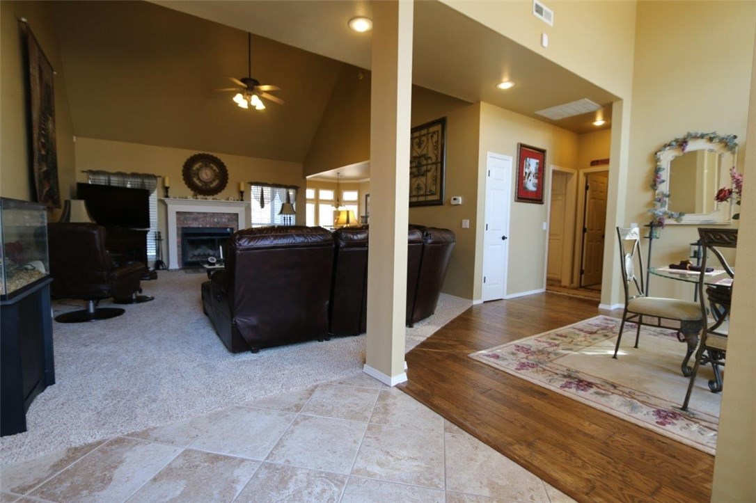 Whispering Timbers Ph 10 Rogers - Residential