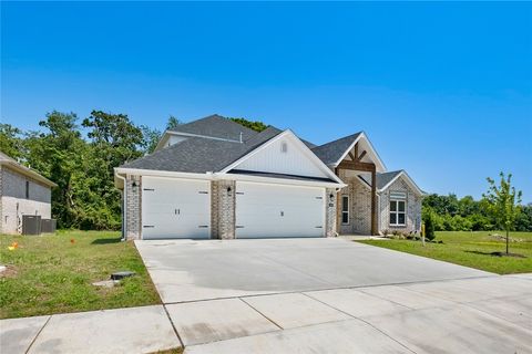 Single Family Residence in Centerton AR 180 Ambry Loop 2.jpg