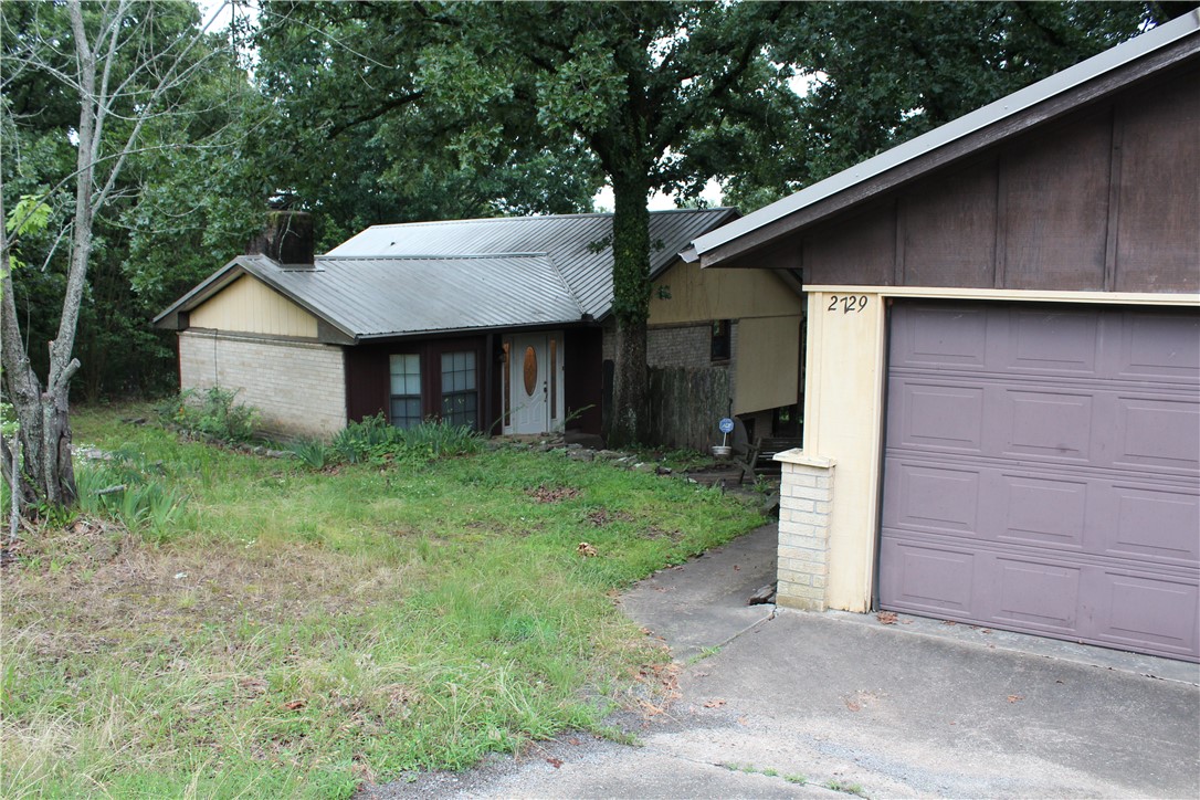 Photo 1 of 49 — 2729 CR 3348, Clarksville, AR 72830