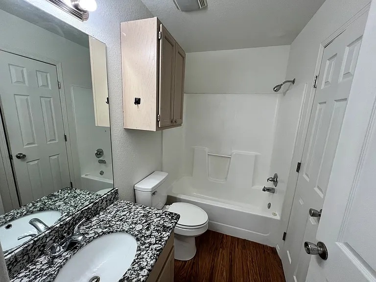 Cedarpoint Sub - Residential Lease