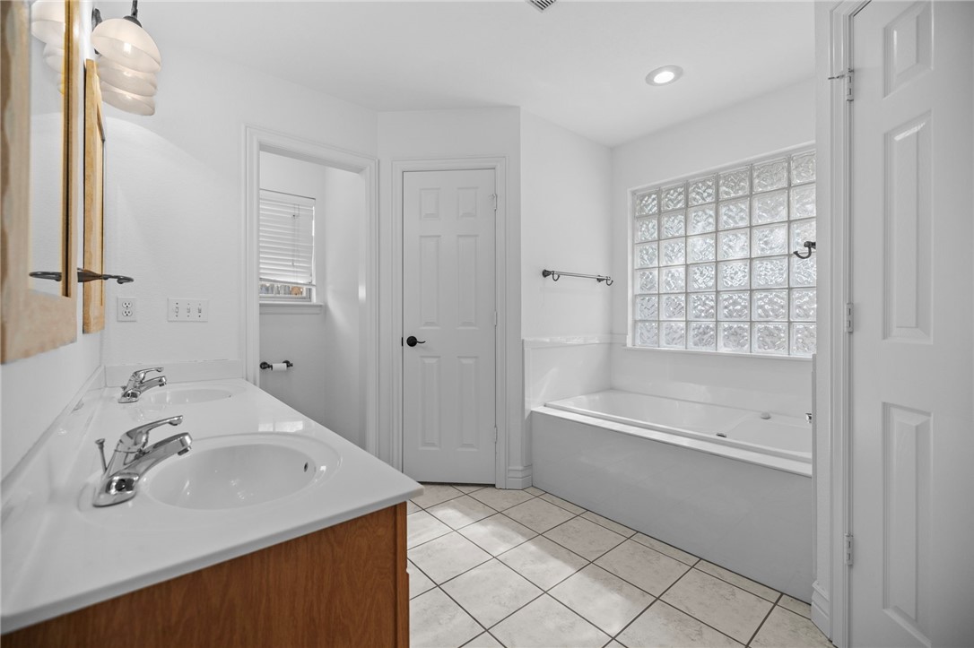 Champions Estates Rogers - Residential
