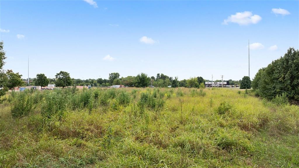 RAY NEAL SUB-ROGERS - Land