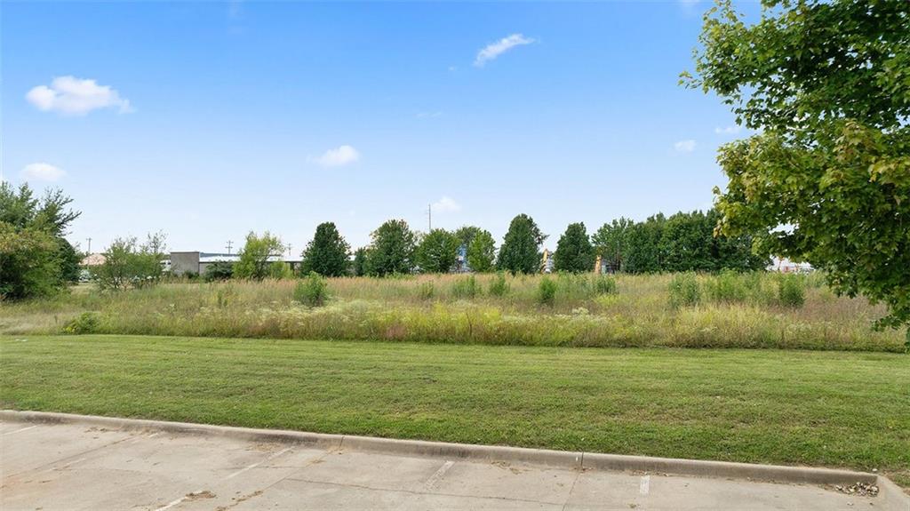 RAY NEAL SUB-ROGERS - Land