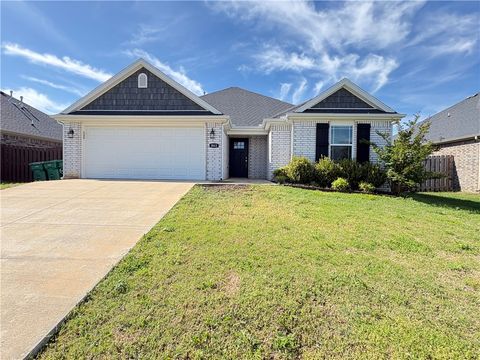 Photo of 861 Lakeview Drive, Centerton, AR 72719 (MLS # 1344267)