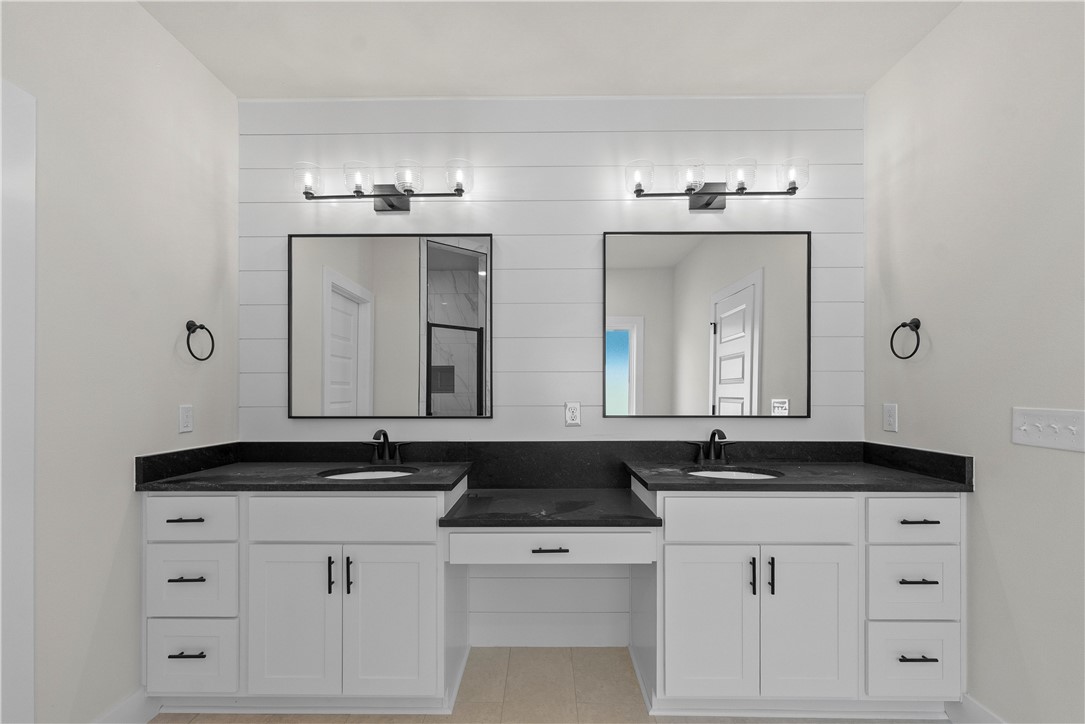 MAPLE ESTATES PH III-CENTERTON - Residential