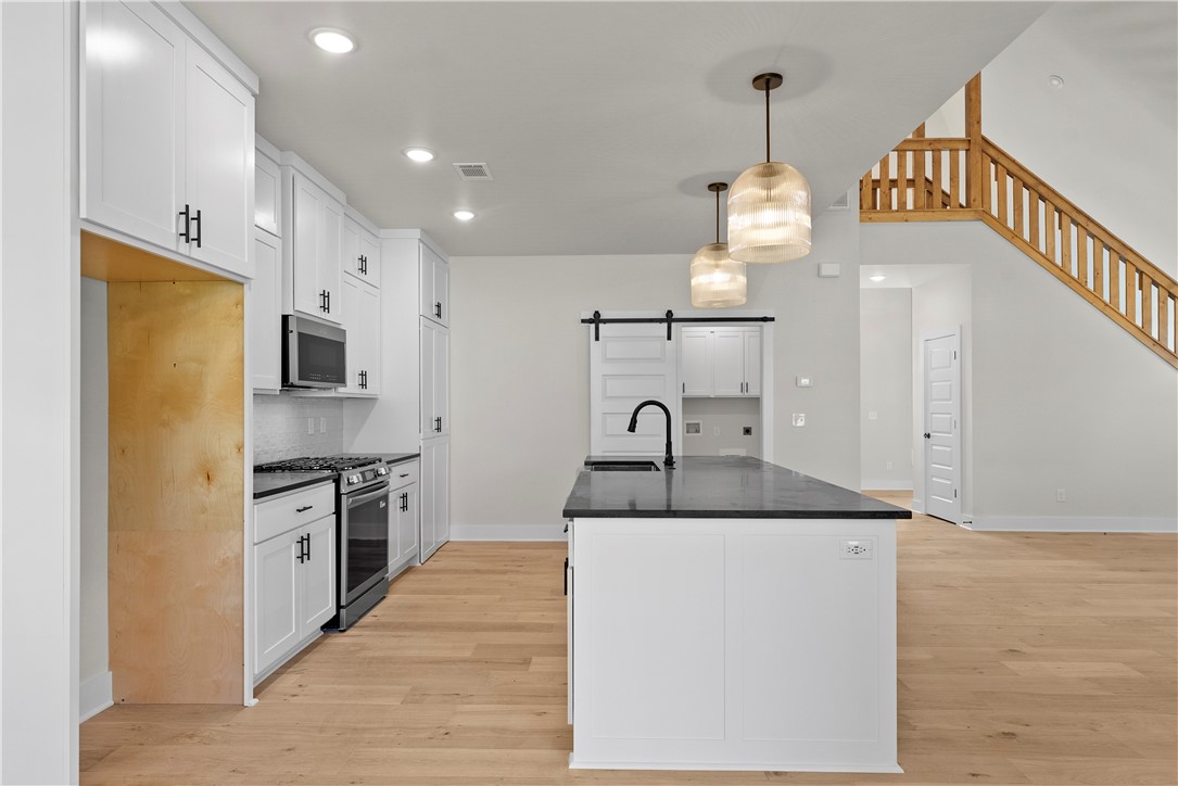 MAPLE ESTATES PH III-CENTERTON - Residential