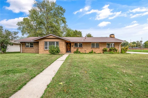 Photo of 1900 W Emma Avenue, Springdale, AR 72762 (MLS # 1365430)