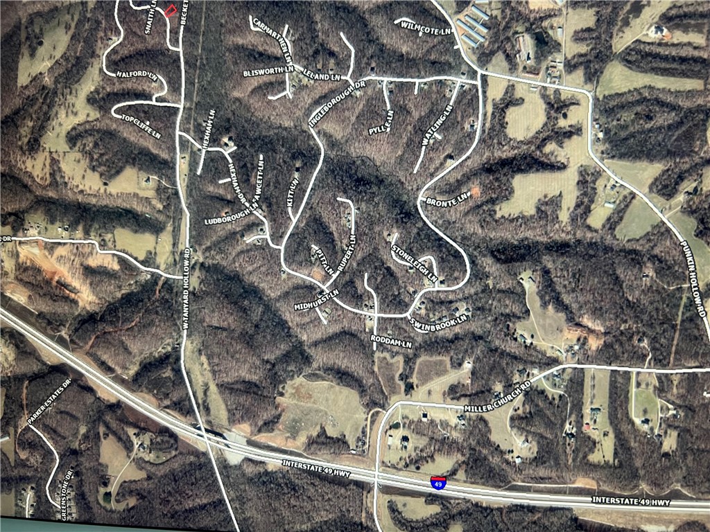 ~1/3 of a miles from Tunnel Vision Trail and the Little Sugar-Arthur Road Trailhead in the Southwest corner of Bella Vista! Becket Road Corridor w access to I-49! Stunning views in this part of town with Eagles' Nests all around. 8.4 miles from Downtown Bentonville. Easy commute by bike or vehicle. Lake Windsor to the direct North, a wake-friendly and very popular destination. 100s of miles of Trail at your fingertips in a Recreational Resort Town of the Ozarks!
