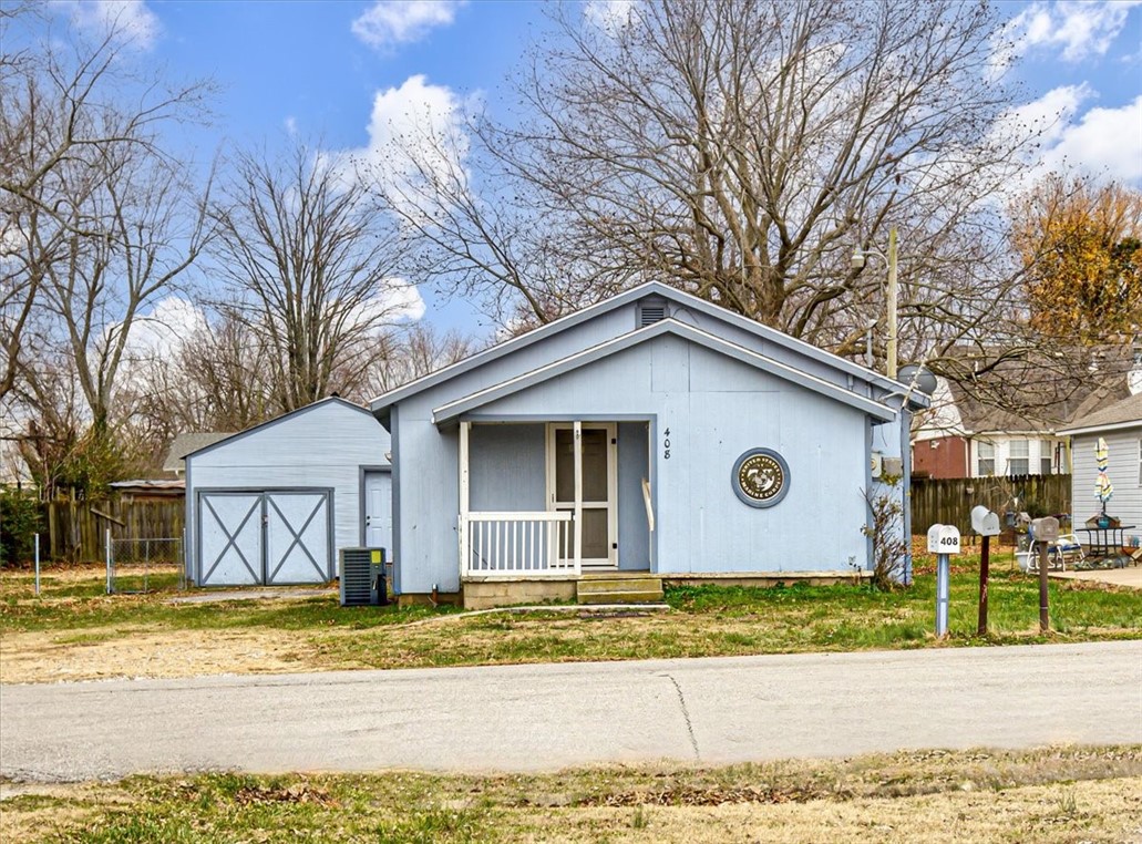Move-in ready. This charming home boasts a comfortable 900 square feet of living space, perfect for a small family or first-time homebuyers. The cozy interior features 2 bedrooms and 1 bathroom, providing ample space for daily living.