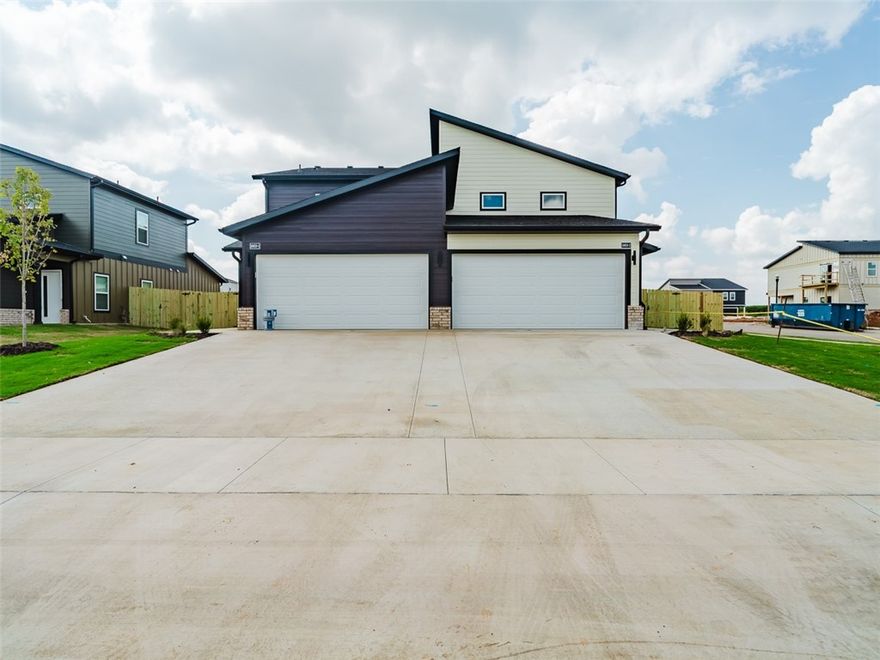 HALF OFF FIRST MONTH'S RENT WITH APPROVED APP!! Brand new construction! Modern style townhome with 3-bedroom 2.5 bath with primary suite and ensuite bath on main level. Excellent location and quick access to all downtown Bentonville activities. Close to schools and new 35-acre Creekside Park. SS appliance package, shaker style cabinetry, pantry and eat in kitchen and private back yard porch area for you to enjoy! Luxury vinyl plank throughout main livings areas with carpeted bedrooms. Large 2 car garage and privacy fenced yard. Small pet considered with increased deposit and rent. All adult occupants must complete application $50/person to apply.
