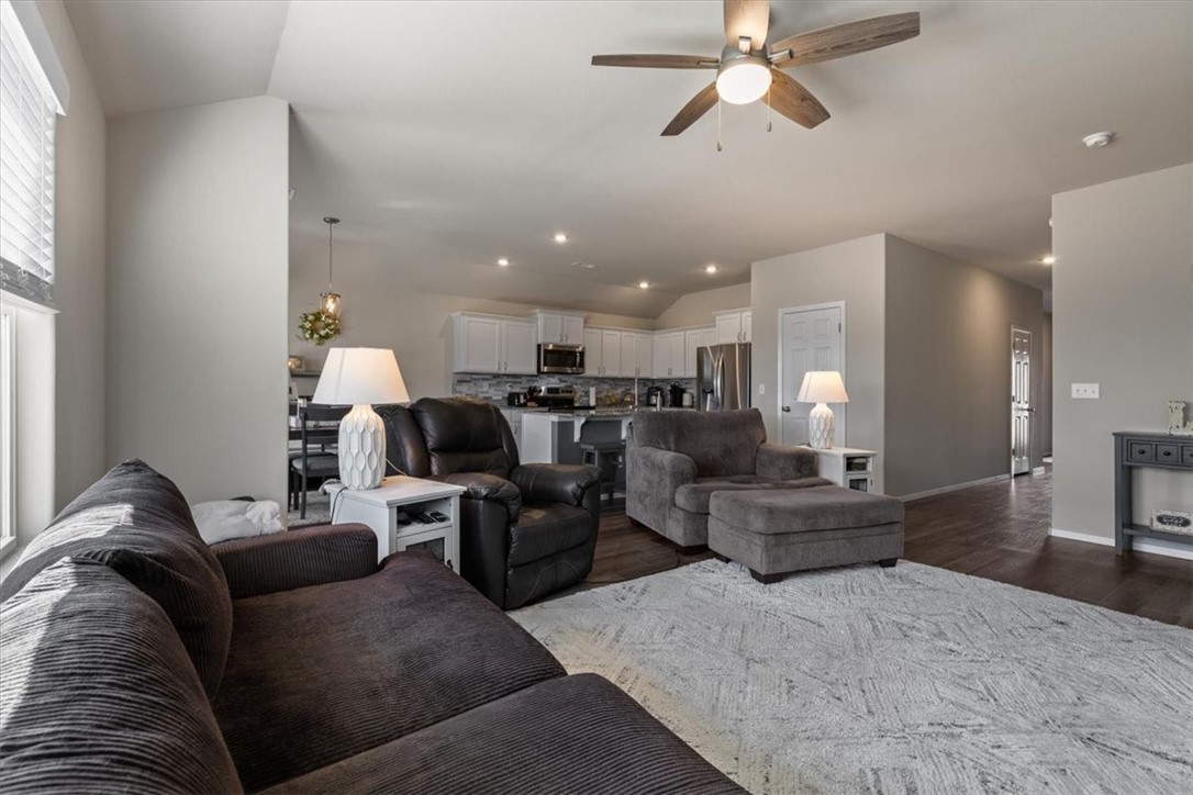 Walnut Hill Sub Ph I Pea Ridge - Residential