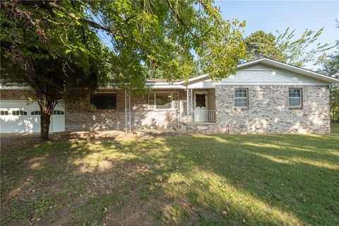 Photo of 660 Crossover Road, Fayetteville, AR 72701 (MLS # 1326368)