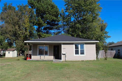 Photo of 209 S 5th Street, Dardanelle, AR 72834 (MLS # 1326585) Photo of 209 S 5th Street, Dardanelle, AR 72834 (MLS # 1326585)