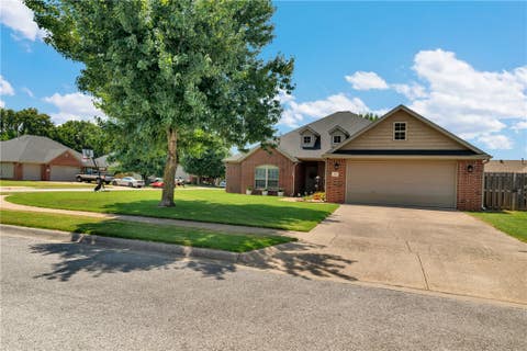 Photo of 527 N Country Farm Road, Fayetteville, AR 72704 (MLS # 1358094)