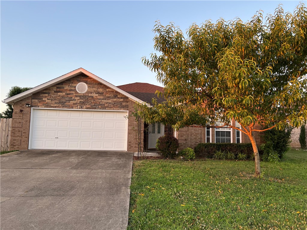 Great home in Centerton, close to schools. 3 bedroom 2 bath, split floor plan. Hardwood flooring through main living area, fireplace in living room, Kitchen has large pantry, and lots of cabinets. Master has hard wood flooring, master bath has his and her closets separate shower and jetted tub and double sinks. Large fenced yard.