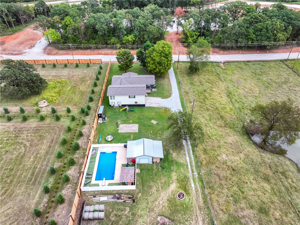 03-20-32-Gravette - Residential