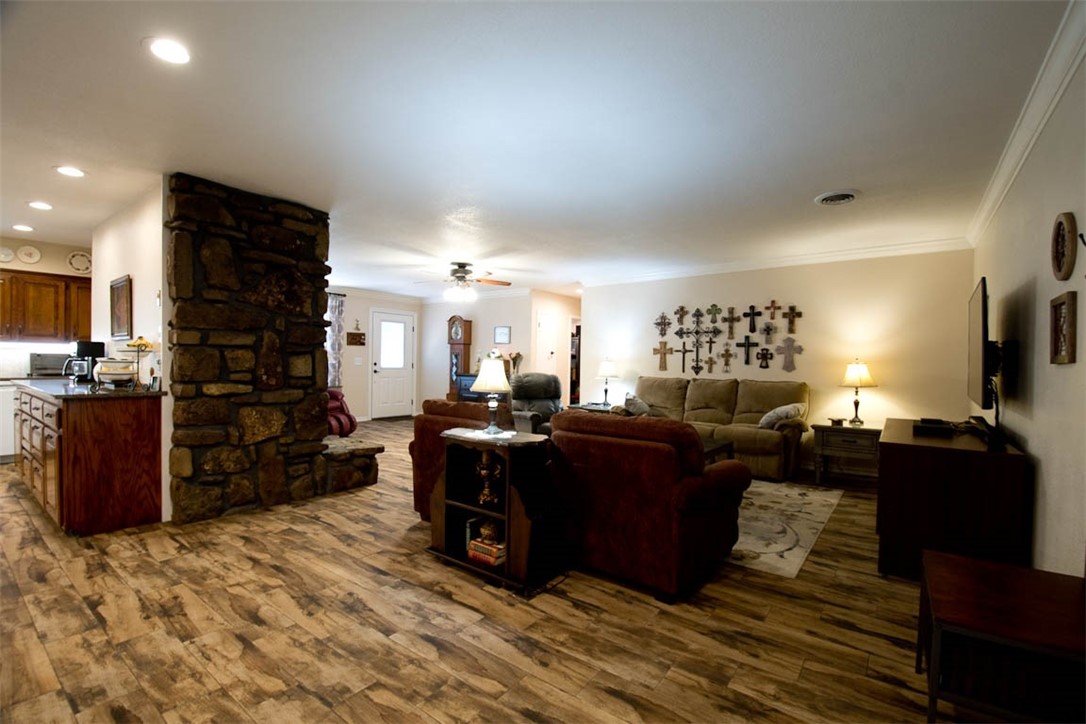 06-19-31 Centerton - Residential