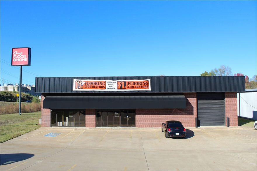 This building has it all! Property features spacious showroom, 15 ft dock door, +/- 800 sf of warehouse & office space. Large conference room included. New flooring throughout. HVAC recently serviced. 
- Prime location in Springdale, AR
- Spacious and flexible floor plan
- Ample parking for employees and visitors
- Loading dock
- Ideal for retail, office, or service business
- Efficient heating and cooling systems