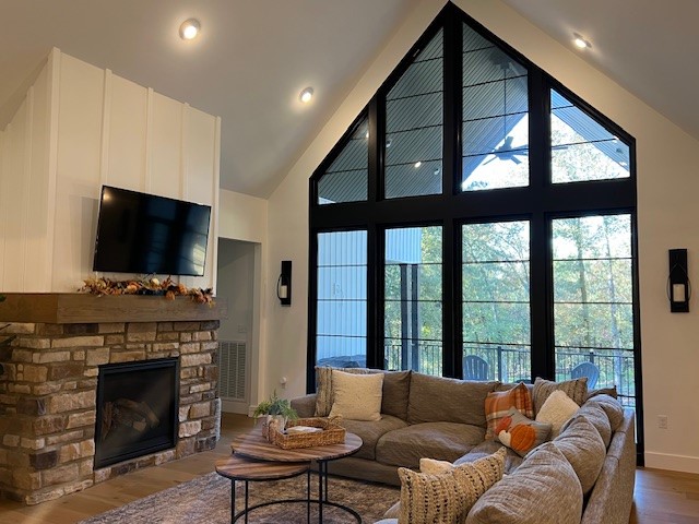 Mountain View Manor - Residential