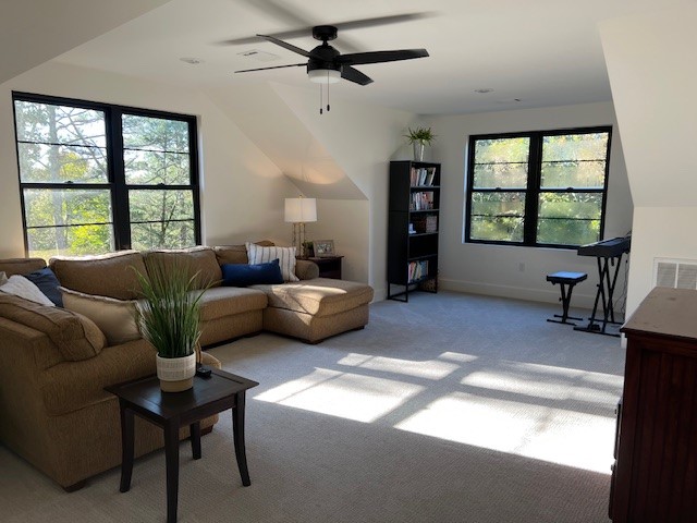 Mountain View Manor - Residential