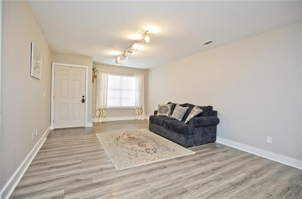 8-16-30 Fayetteville Outlots - Residential Lease