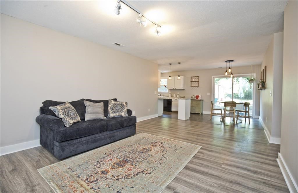 8-16-30 Fayetteville Outlots - Residential Lease
